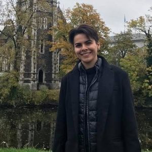 Meet your Posher, Bella